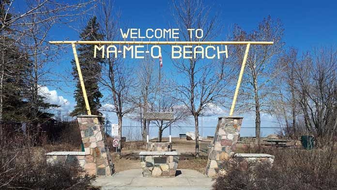 Ma-Me-O-Beach-Winter-shutdown Ma-Me-O Beach sign