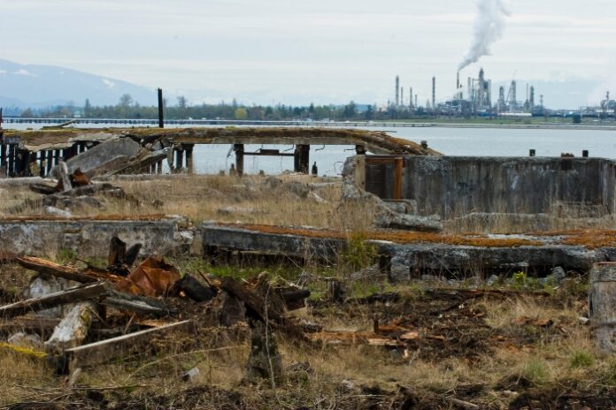 AdobeStock_207458379 industrial cleanup